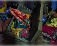 रक्षाबंधन पर मायके गई महिला के घर में अज्ञात चोरों ने नकदी और लाखों रुपये के आभूषण चोरी कर लिए।