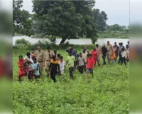 डायल 112 के हेड कांस्टेबल की तत्परता से बची मंदबुद्धि महिला की जान, लोगों ने की सराहना
