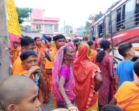 सावन की अंतिम सोमवारी पर पाकुड़िया से रघुनाथगंज रवाना हुई कांवरियों की टोली