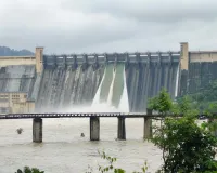 लगातार बारिश से बढ़ा नदियों का जलस्तर, जिला प्रशासन अलर्ट