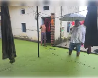 बारिश का कहर: घरों में घुसा पानी, पलायन को मजबूर ग्रामीण
