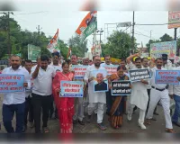 राहुल गांधी के खिलाफ एफआईआर के विरोध में कांग्रेस का जोरदार विरोध प्रदर्शन