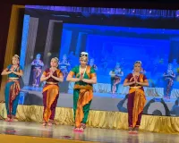 कथक की थाप और भरतनाट्यम की भावाभिव्यक्ति से गूंजा कानपुर, ‘नृत्यप्रवाह’ ने बांधा समां