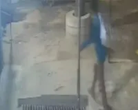 घाटमपुर में ट्रांसपोर्ट कारोबारी की गाड़ी से डेढ़ लाख रुपए गायब
