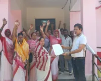 आशा कार्यकर्ताओं ने मानदेय बढ़ाने समेत विभिन्न मांगों को लेकर सौंपा ज्ञापन