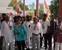 शोहरतगढ़ में कांग्रेसियों  ने विरोध प्रदर्शन कर एसडीएम को ज्ञापन सौंपा