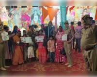दुर्गा पूजा पंडाल में महिलाओं को सुरक्षा के प्रति किया जागरूक