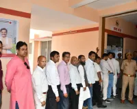 सिद्धार्थनगर : शिक्षक निर्वाचन में सिद्धार्थनगर में 76.86 प्रतिशत मतदान, डीएम-एसपी ने व्यवस्था परखी