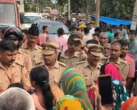भोलू हत्याकांड : आरोपियों की गिरफ्तारी की मांग को लेकर मोहना- कोल्हुई मार्ग पर परिजन धरने पर बैठे, 2 घंटे तक रहा रास्ता जाम