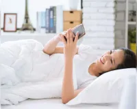 सुबह उठते ही मोबाइल देखने की आदत से रहें सावधान