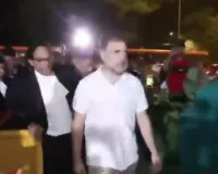 वोट चोरी के आरोपों को लेकर सुप्रीम कोर्ट पहुंचा विपक्ष, चुनाव आयोग पर उठाए सवाल