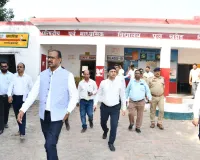 जिलाधिकारी ने विद्यालयों का किया आकस्मिक निरीक्षण, शिक्षा व्यवस्था और निर्माण कार्य की जांच