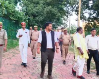 बनवासी कल्याण आश्रम पहुंचकर डीएम ने परखी बच्चों की व्यवस्थाएं