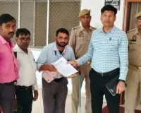 बेसिक शिक्षा विभाग में कार्यरत दिव्यांग श्रेणी के कर्मचरियो ने स्थानांतरण को लेकर भेजा ज्ञापन  