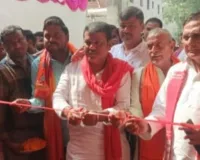 सेवा संकल्प अभियान के शिविर का फीता काटकर पूर्व कैबिनेट मंत्री राज किशोर सिंह ने किया उद्घाटन