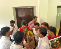शिवद्वार धाम के प्रधान पुजारी परिवार एवं मंदिर व्यवस्थापक ने राजा भैया से की आत्मीय मुलाकात