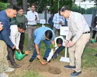उत्तर मध्य रेलवे ने ‘एक पेड़ माँ के नाम’ अभियान के तहत 1,11,11,111 पौधे लगाने का जादुई आंकड़ा छुआ।