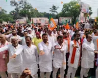 सेवा ज्योति से जगमगाया बस्ती, विकसित भारत के संकल्प के साथ निकलीं चार पदयात्राएं