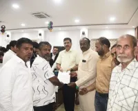 खाद्य विभाग की छापेमारी में पारदर्शिता की मांग, व्यापारियों ने सौंपा ज्ञापन