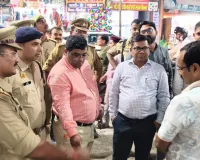 बस्ती जिले में जगह-जगह दुर्गा प्रतिमा के पंडाल का मुख्य राजस्व अधिकारी कीर्ति प्रकाश भारती ने किया निरीक्षण
