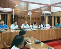 प्रधानमंत्री आवास योजना के लाभार्थियों को आवास हेतु भूमि से संबंधित  प्रक्रिया प्राथमिकता पर पूर्ण करें अधिकारी - जिलाधिकारी