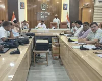 कुशीनगर : जिला स्वास्थ्य समिति की बैठक में स्वास्थ्य सेवाओं एवं योजनाओं की प्रगति की समीक्षा, लापरवाही पर कार्रवाई की चेतावनी