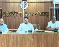 मतदेय स्थलों के संभाजन को लेकर जिला निर्वाचन अधिकारी  चर्चित गौड़ ने मान्यता प्राप्त राजनैतिक दलों के प्रतिनिधियों के साथ की बैठक