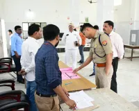 कुशीनगर : शिक्षक निर्वाचन में कुशीनगर में 84.15 प्रतिशत मतदान, डीएम-एसपी ने परखी व्यवस्था