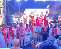 धूमधाम से संपन्न हुआ भरत मिलाप।  श्रीराम के आगमन पर श्रद्धालुओं ने की पुष्पवर्षा, जयकारों से गूंजा क्षेत्र