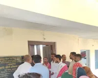 जल संस्थान की जेई को सौंपा ज्ञापन,। सीवर लाइन का अधूरा काम  शुरू कराने की मांग