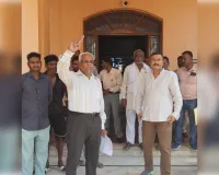 लंबित भुगतान की मांग पर ठेकेदारों ने पालिका कार्यालय में किया प्रदर्शन, सौंपा ज्ञापन 