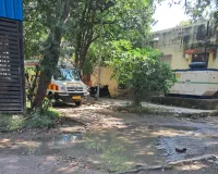 मोहनलालगंज सीएचसी का मुख्य मार्ग बदहाल, गड्ढों से होकर गुजर रहे मरीज