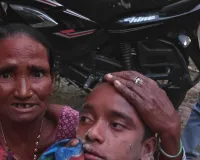 तेज रफ्तार कार की टक्कर से किशोर गंभीर घायल