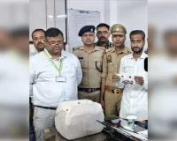 जीआरपी ने कोडिन कफ सिरप के साथ तस्कर को दबोचा,64 शीशियां बरामद