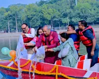 गोमती नदी में छोड़ी गईं 50 हजार मछली अंगुलिकाएं, जलीय जैव-विविधता संरक्षण को मिलेगा बढ़ावा