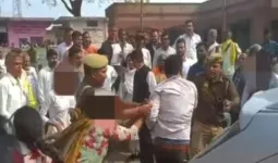 कानपुर में दुष्कर्म का आरोप लगा महिलाओं ने चप्पलों से की वैज्ञानिक की पिटाई, रिपोर्ट दर्ज 