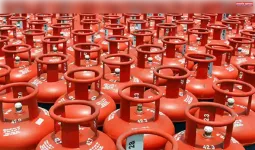देश को महंगाई का झटका, कमर्शियल LPG की कीमतों में ₹195.5 की बढ़ोतरी