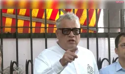 बंगाल चुनाव: 'यहां से दफा हो जाओ', टीएमसी नेताओं से चुनाव आयोग