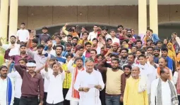 स्मार्ट मीटर के विरोध में संघर्ष मोर्चा का जोरदार प्रदर्शन, सात सूत्रीय मांगों को लेकर जिलाधिकारी को सौंपा ज्ञापन