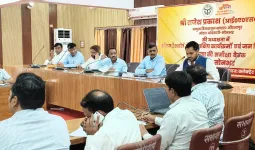 सीएम डैशबोर्ड समीक्षा में मण्डलायुक्त पेयजल आपूर्ति, गड्ढों की मरम्मत व जन शिकायतों के निस्तारण की समीक्षा