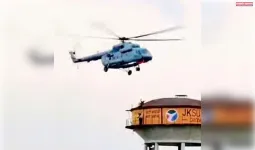 सिद्धार्थनगर में पानी की टंकी पर 16 घंटे से फंसे 2 बच्चों को एयरफोर्स हेलिकॉप्टर से सेना ने किया रेस्क्यू
