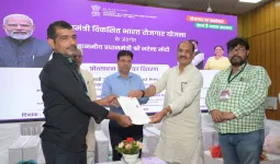 प्रधानमंत्री विकसित भारत रोजगार योजना के अंतर्गत ईपीएफओ द्वारा इफको फूलपुर में आयोजित हुआ समानांतर कार्यक्रम।