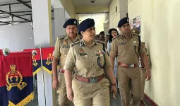 एडीजी कानपुर जोन ने पुलिस अधीक्षक कार्यालय कन्नौज का किया औचक निरीक्षण 