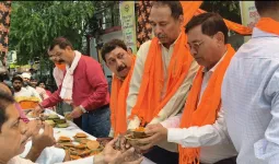 उद्यान विभाग द्वारा भव्य भंडारे का आयोजन, श्रद्धालुओं ने ग्रहण किया प्रसाद।