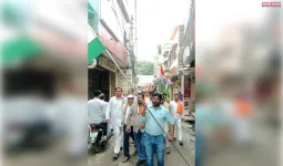 सहादतगंज उद्योग व्यापार मंडल द्वारा  निकाली गई तिरंगा यात्रा  