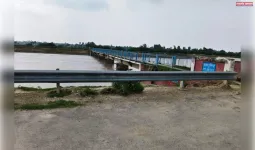 नहर किनारे कई किलोमीटर तक रेलिंग बनी सुरक्षा कवच