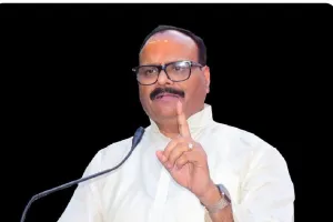 उप मुख्यमंत्री बृजेश पाठक ने पकड़ा डॉक्टर- कर्मचारियों की हाजिरी में फर्जीवाड़ा