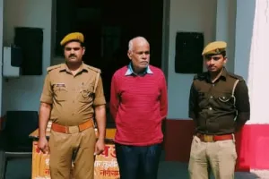 एक वर्ष से फरार चल रहे गुरूजी को जटहां पुलिस ने महराजगंज से किया गिरफ्तार 