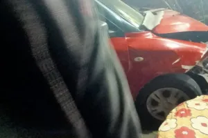 ठेले वाले को कार चालक ने मारी जोर दार टक्कर