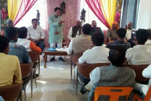 व्हाट्सएप ग्रुप में हारे ग्राम प्रधानों को जोड़कर विवाद खड़ा कर रही सरकार : अकबर अंसारी 